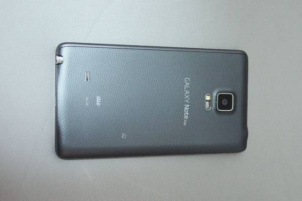 【中古美品】Galaxy NoteEdge SCL24　（ブラック）おまけ付_2