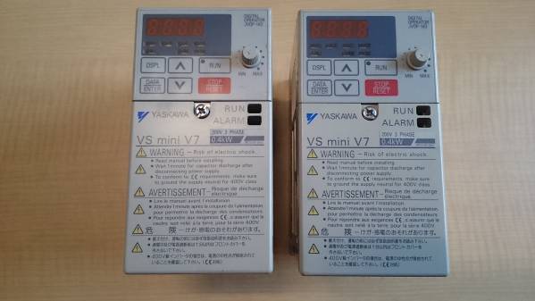 中古 安川電機 0.4kw 3PHASE 200V インバータ CIMR-V7AA20P4 2台