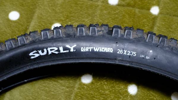 （中古）surly　dirtwizard 26×2.75のタイヤ２本セット