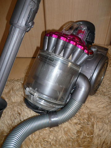 ☆dyson・ダイソン・DC22☆サイクロン掃除機☆