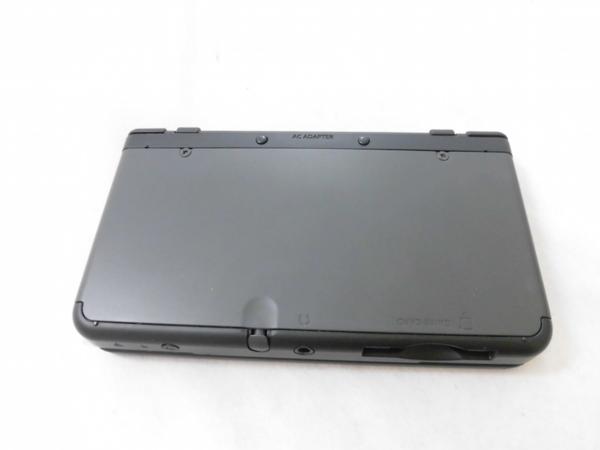 ☆New ニンテンドー3DS ブラック (USB充電ケーブル付)☆