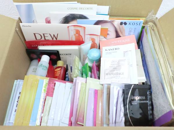 1円♪化粧品 サンプル 100個以上 段ボール大量 福袋★試供品 セット★ロクシタン資生堂KOSEカネボウ/ファンデーション化粧水美容液クリーム