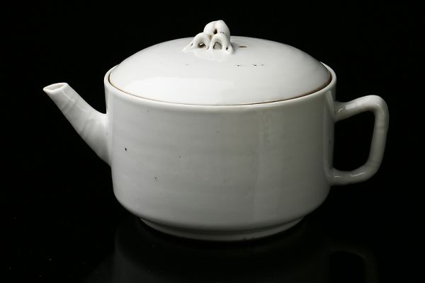 航】中国古玩 中国美術 唐物 徳化窯 白磁 急須 水次 水注 桃摘 竹節注