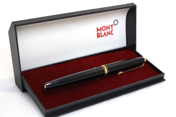 MONTBLANC モンブラン 万年筆 14K ケース・箱付き MONTBLANCモンブラン☆高級☆万年筆☆ケース 箱付☆ブラック×ゴールド系