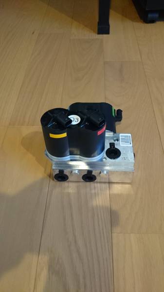 ☆　R230 SL500 ☆ABC バルブブロッック ☆ 新品 ☆未使用品 ☆送料無料（一部地域除く）☆