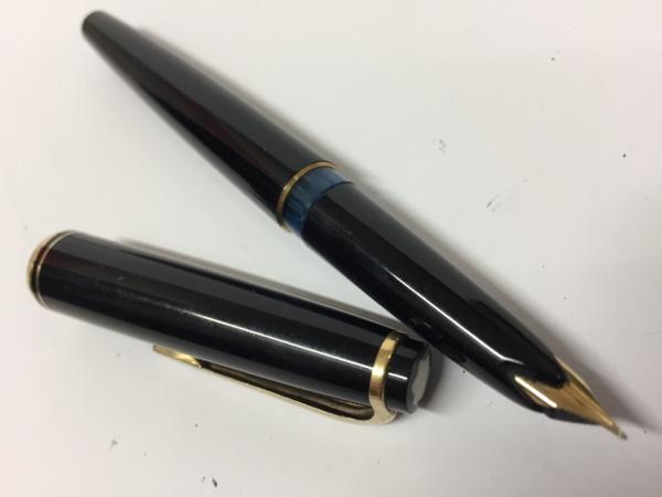 モンブラン MONTBLANC ブラック 黒 No，22 万年筆 ペン先ゴールド