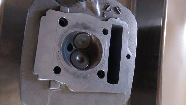 ＡＰＥ１００，ＸＲモタード１００、ＮＳＦ用ノーマル改造ヘッド