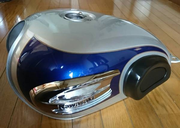 カワサキ W650タンク ギャラクシーシルバー×ルミナスポラリスブルー美