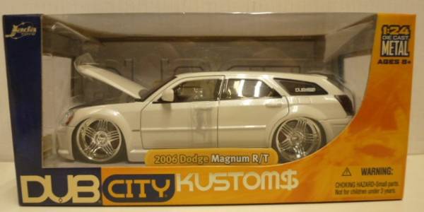 ■Jada TOYS DUB CITY KUSTOMS 1:24 DIE CAST METAL 2006 Dodge Magnum R/T 白 未使用 ■