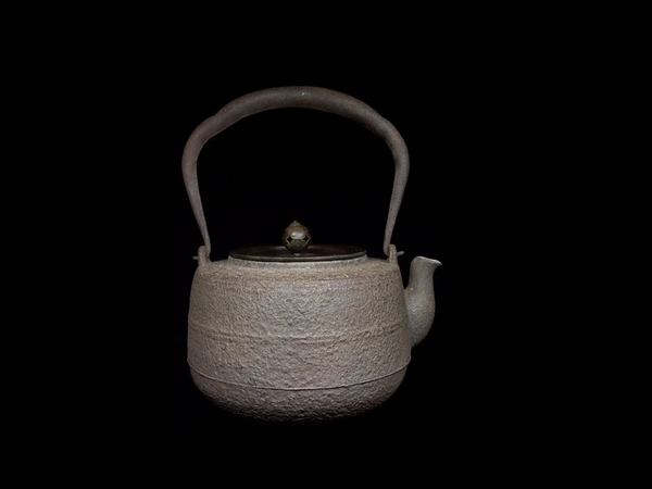 425【大正期 釜師 唐銅蓋 素肌 鉄瓶】 時代 古玩 煎茶道具 金属工芸