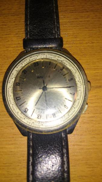 ☆激レア　アンティーク腕時計☆ソ連時代　ラケタの腕時計２４時間表示