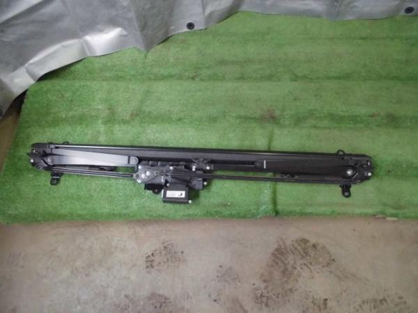 200系 URS206/URS207 クラウンマジェスタ リアサンシェード 電動サンシェード