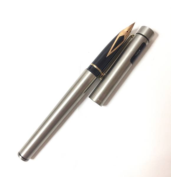 美品 SHEAFFER TARGA 万年筆 シェーファー 14K 585 F 現状品】SHEAFFER シェーファー 14K 万年筆 タルガ 585 【公式通販】