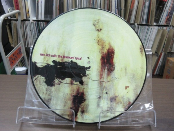 人気定番，得価 gg/ピクチャー盤/Nine Inch Nails NIN ナイン インチ ネイルズ /The Downward Spiral(一般)｜売買されたオークション情報、yahooの商品情報をアーカイブ公開 - オークファン 一般