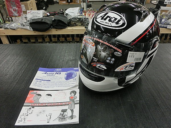 アライ Astro IQ L 59-60cm ( フルフェイス ヘルメット アライ アストロIQ フルフェイスヘルメット 白黒 59-60cm ケ*イ様 Arai