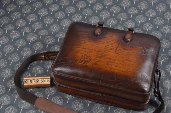 上品　ベルルッティ　バッグ