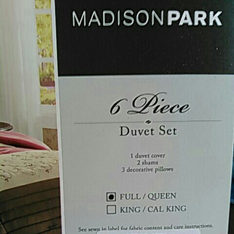 落ち着いた花柄の刺繍が素敵♪ 飾り枕付き♪ 米国MADISON PARK 掛け布団カバー 枕カバー 飾り枕 6点セット クィーン～キング　花柄 刺繍_2