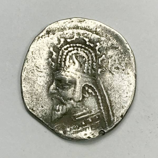 銀貨 古代ギリシャ ローマ帝国銀貨 パルティア王国 ファラーテス4世 テトラドラクマ銀貨 美+ 直径:18.65㎜ 重さ:3.12g
