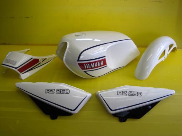 再塗装 未使用★初期RZ250外装セット★4L3タンクRZ3504UORD