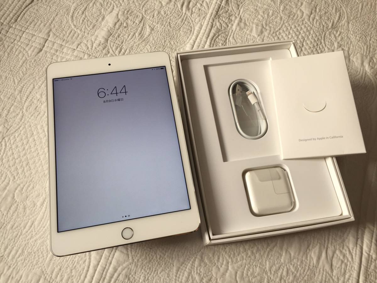 ★中古美品・送料無料・おまけ付★ iPad mini4 docomo 16GB シルバー 利用制限〇_1