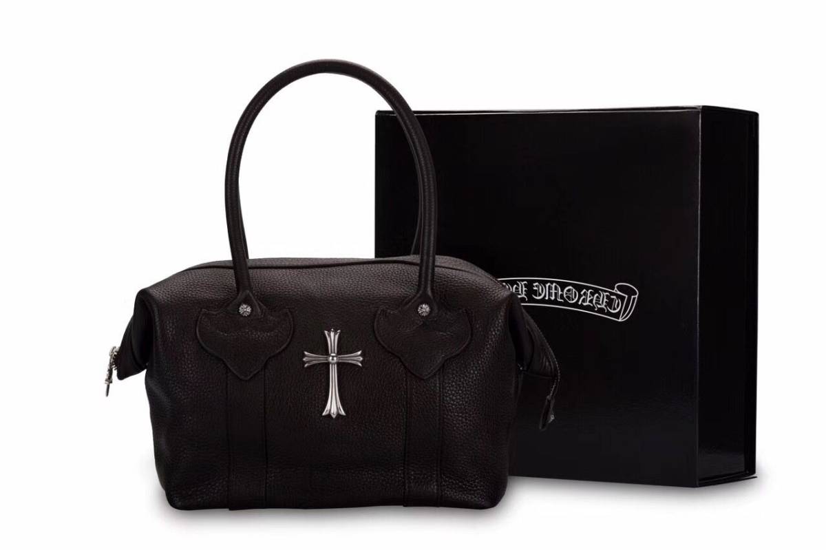 CHROME HEARTS　クロムハーツ　トートバッグ　レザー　ブラック　黒　スタッズ　メンズ　バッグ人気　鞄　