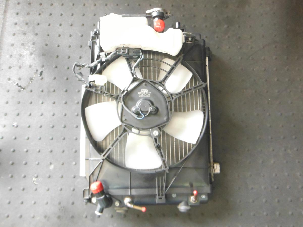 ムーヴ（Ｌ１７５Ｓ）ラジエーター/コンデンサー/電動ファンセット　ＫＦＶＥ　２ＷＤ　