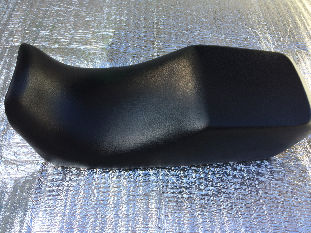 ☆カワサキ GPZ900R ニンジャ シート☆