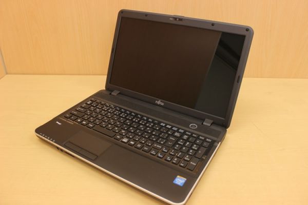 FUJITSU AH32/M パソコン 富士通 FUJITSU FMV LIFEBOOK AH32/M