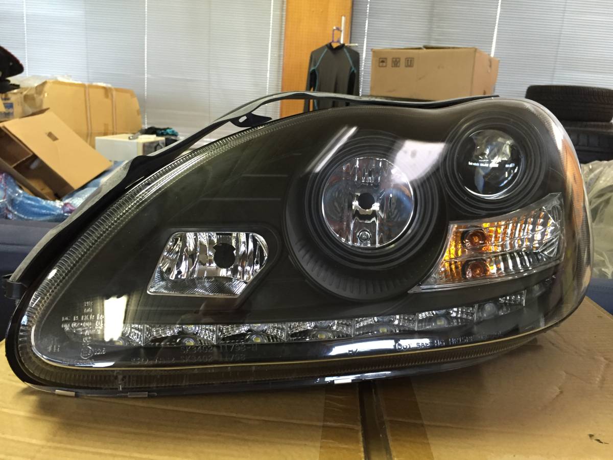 ベンツ Sクラス W220 後期 左 ヘッドライト インナー ベンツ Sクラス W220 後期 左 ヘッドライト インナー