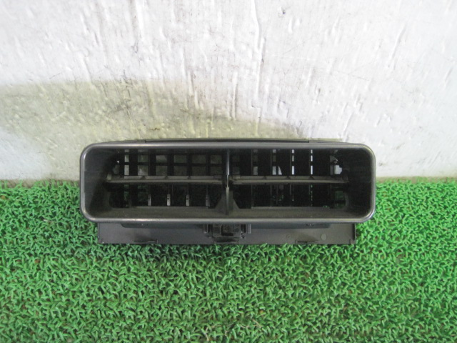 ◇ベンツ Bクラス 245232 W245 フロント センター エアコン 吹出口