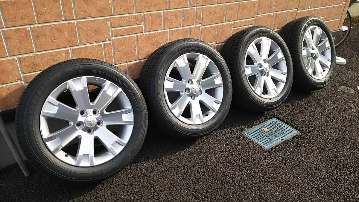 新車外しミツビシ 三菱 デリカ D5 純正 225⁄55R18 ヨコハマ 新車外し