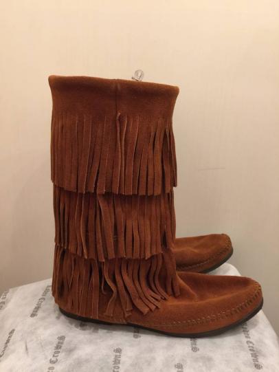 ★新品同様・ミネトンカ・3段フリンジブーツ・ブラウン・ＵＳ9