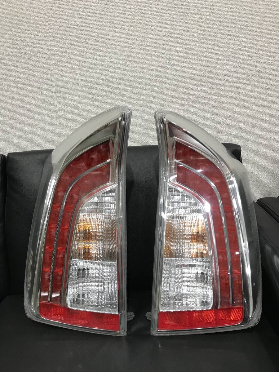 30 プリウス 後期 テール左右セット 新車外し 美品 LED