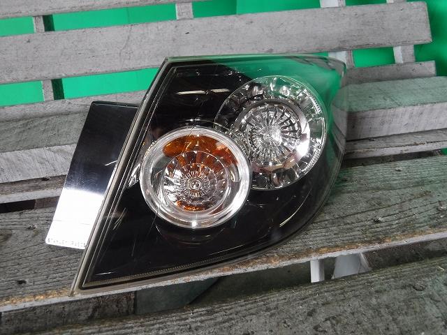 アクセラ BK5P 右テールランプ 【13853227】