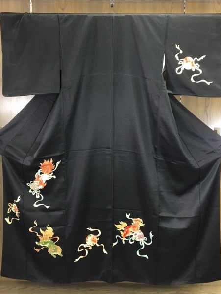 訪問着　黒地　獅子　USED