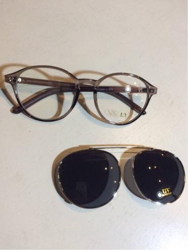 【定番人気，低価】 クリップオンサングラス グレー 2wayサングラス sale(男女兼用)｜売買されたオークション情報、yahooの商品情報をアーカイブ公開 - オークファン その他