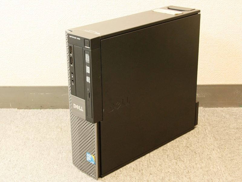 300円。商品として出品していますので、必要な個数分ご購入下さい。<BR> ―――――――――――――――――――――――――――――――――<BR> <BR> オールドコンデンサーは現代のコンデンサーとは全く別の物であり、<BR> 素材の純度等、現代では作ることのできないクオリティーを持っています。<BR> <BR> コンデンサーはトーンを使用しなくても、付けるだけで音が変化します。<BR> アウトされる電気信号がスムーズになり、良質のレンジに変化します。<BR> <BR> 一昔前、良い音を求め、現行のコンデンサーの代表的なものや、評判の良いものをほとんどと言っていいくらい試しました。<BR> 散々試した結果、どれも変化は微妙で、結果オレンジドロップでいいかという判断に落ち着きました。<BR> コンデンサーで音は変わらないとおっしゃる方がいらっしゃいますが、同じような経験をされたのではないかと思います。<BR> <BR> オールドには手を出していなかったので、その後試した時は衝撃でした。<BR> 流れの悪かった血流が、どっと解放されたような音の流れが生まれ、劇的に変わりました。<BR> 現代の物は良質な電気の流れを邪魔しているということも分かりました。<BR> <BR> ギターでは、ひずみのバイト感、ニュアンスが多彩になり、サスティンが出ます。<BR> クリーンでもソロが弾きたくなる位音が太く、しっかり出ます。<BR> 倍音、音の奥行き、レンジが現代のコンデンサーとは比べものにならない程素晴らしいです。<BR> 弾くのが楽しくなります。<BR> <BR> 私はギタリストでリペアもやっており、<BR> 色々試された方はほぼ100%オールドを選択されます。<BR> <BR> 内部配線、はんだ等、オールドの物で仕上げていくと、ギター、ベースの音質はその方にあった最高の音質の楽器に変わります。<BR> 純度の高い素材は音の解像度を上げます。<BR> ―――――――――――――――――――――――――――――――――<BR> ビンテージコンデンサーと比べた、現代のコンデンサーの主な特徴。<BR> <BR> ・音が細い。<BR> ・各弦が詰まった感じにペラペラ、シャリシャリした音。<BR> ・偏った周波数が出ていて、耳障りな音が出る。<BR> ・バイト感がないので、無駄に強く弾きたくなる。<BR> ・レスポンスが遅い。<BR> <BR> これらは全て素材の純度、品質に原因があるようです。<BR> ―――――――――――――――――――――――――――――――――<BR> オールドコンデンサーの代表的な物を所有しております。<BR> 種類も多く、ご質問も多数頂きますので、主観になりますが、色々試した感想を書いておきたいと思います。<BR> 少しでもご参考になれば幸いです。<BR> <BR> メーカー、商品のクオリティー、人気、相場によって値段が大きく違いますが、<BR> どれをとっても現行のコンデンサーよりはるかに良い音質だと思います。<BR>どんなエフェクター、ケーブルを買ってもこの音は出ません。<BR> <BR> 大切にストックしていたもの、数の多いものなどを出品させて頂きます。<BR> <BR> コンデンサーにしては値段が高いと思われがちですが、何万円の最高級ケーブルに変える以上の効果があります。<BR> 高級ケーブル購入前、ピックアップ交換前に、まずは本体を