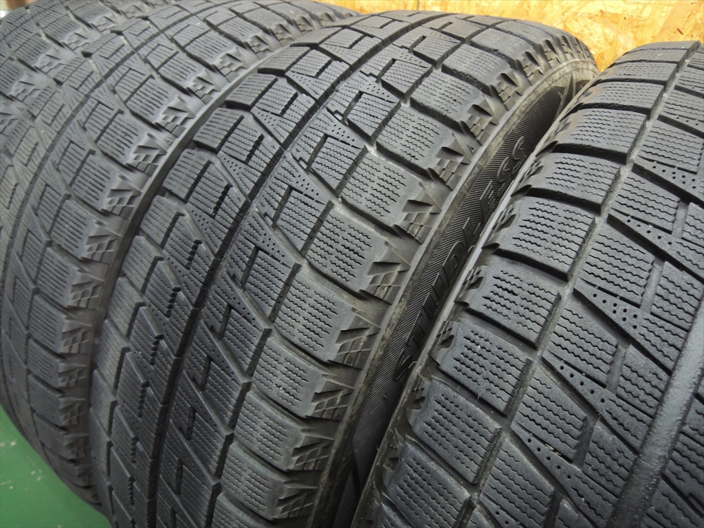 215/60R17 ブリヂストン ブリザック BLIZZAK REVO2 スタッドレス 4本セット エスティマ CR-V他 愛知県から発送 送料安い！手渡し可能！W757