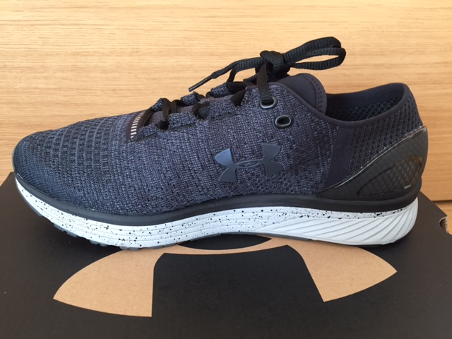 新品★アンダーアーマー/スニーカー/ブラック/25.5cm★定価13，500円★送料込