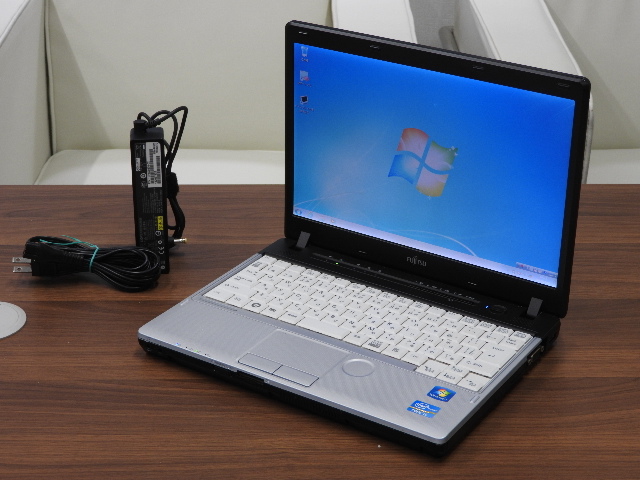 富士通 LIFE BOOK P771/D 12インチ i5 Win7 32bit 難あり
