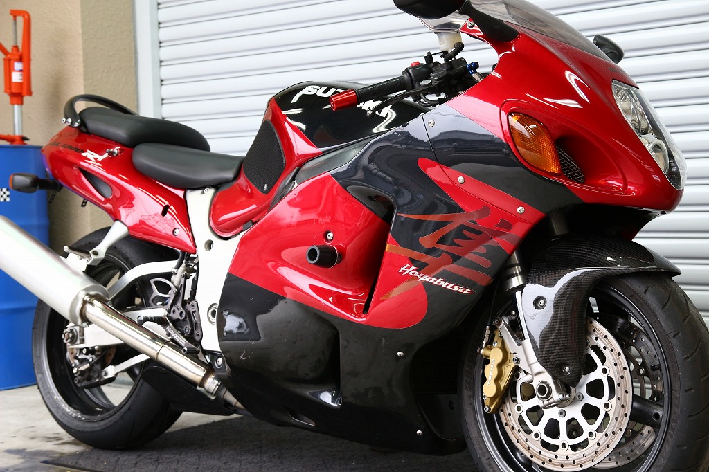 GSX1300R（GW71 ） 外装 ジャンク品 GSX1300R - ハヤブサ 社外