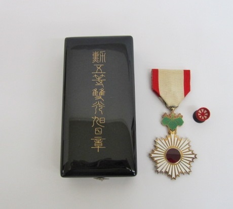 1、勲章 勲章 勲五等双光旭日章 共箱☆ 勲 42☆