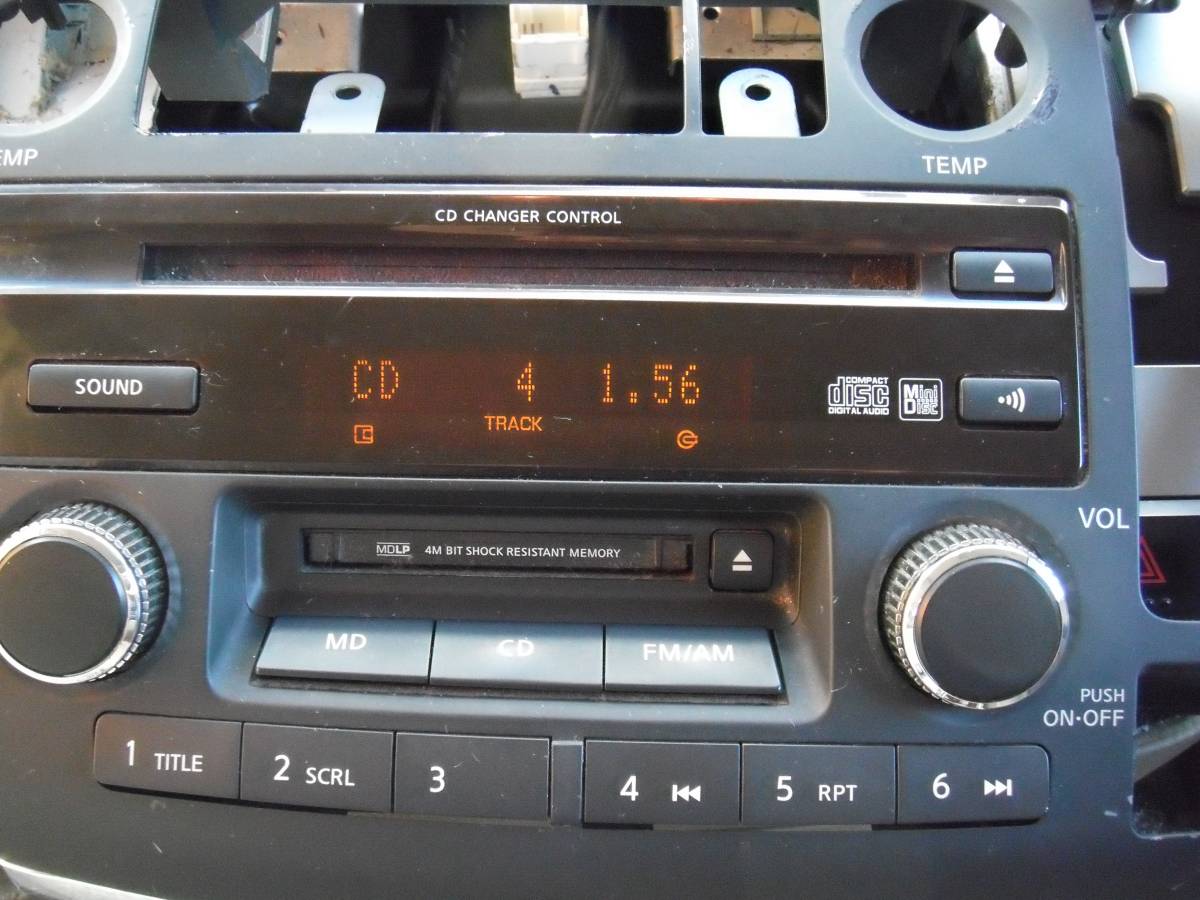 日産純正CD/MDチューナ 1DINエルグランド 電装 E51 エルグランド 中期 後期 純正 CD MD デッキ オーディオ 修理