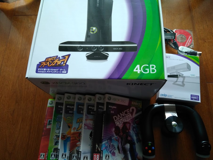 Xbox360+Kinect 純正250GBHDDゲームハンドルコントローラーなどおまけ多数