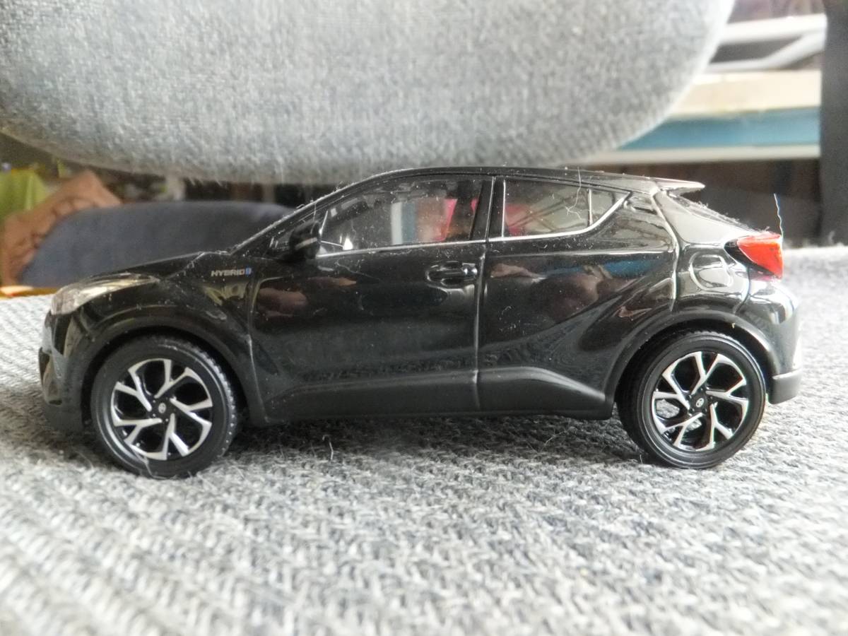 1/30 トヨタ 新型C-HR CHR 2トーン 非売品 カラーサンプル ミニカー