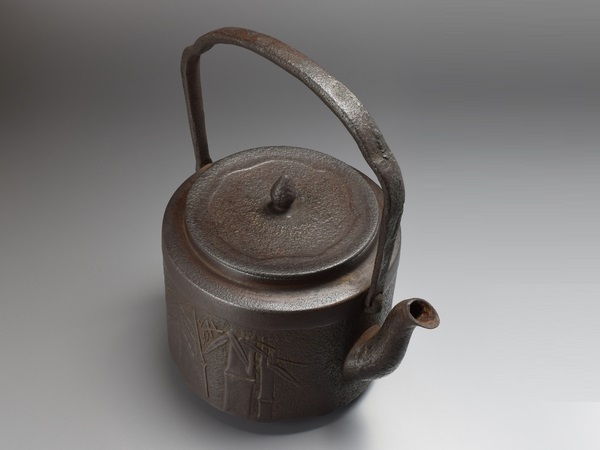 南部鉄器 【蔵出/南部三巖堂造/和鉄岩肌高肉竹雀地紋