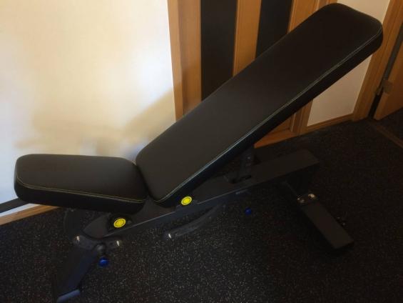 トレーニング用ベンチ アジャストベンチ インクライン 黒 3mmフレーム トレーニングベンチ シットアップベンチ 売買されたオークション情報 Yahooの商品情報をアーカイブ公開 オークファン Aucfan Com