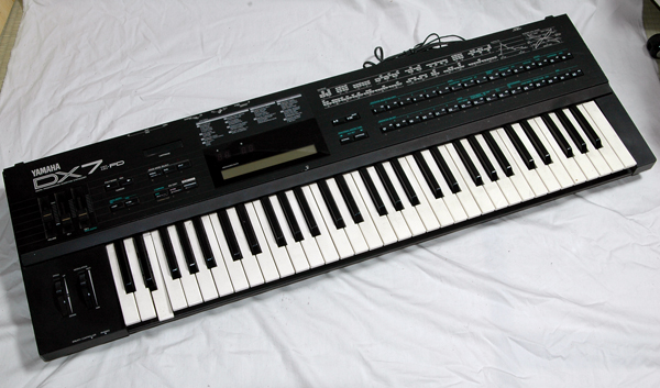 YAMAHA YAMAHA DX7II FD ヤマハ シンセサイザー ジャンク出品 YAMAHA YAMAHA DX7II FD ヤマハ シンセサイザー ジャンク出品