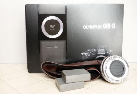 OLYMPUS OM-D E-M1 ブラック　　レンズ付き　　美品_1