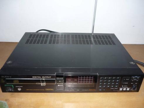 SONY CDP-553ESD CDプレーヤー　通電確認済み